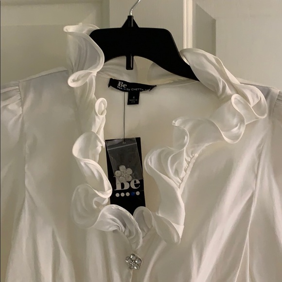 Brand new white blouse size 4 - Picture 1 of 3